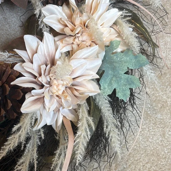 Neutral Ivory and Brown Floral Wreath - - Picture 9 of 11